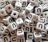 ChangJin 120PCS White Plastic Cube Alphabet Beads Black Letter 10x10mm W/4mm Hole for Jewelry Making (White Beads U 120PCS)