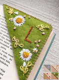 Personalized Hand Embroidered Corner Bookmark, 26 Letters Cute Flower Embroidered Corner Bookmark Embroidery Book Marker Clip fo