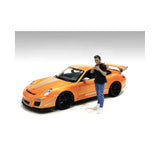 American Diorama Car Meet 1 Figurine VI for 1/24 Scale Models