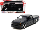 2006 Chevrolet Silverado Custom Pickup Truck Black DieCast Collection Series 1/25 Diecast Model Car by Motormax
