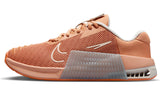 Nike Women's W Nike Metcon 9 Trainers, Amber Brown Guava Ice Light Bone, 9.5 US