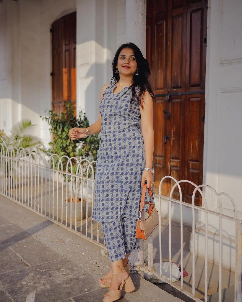 Anni Designer Women'S Rayon Viscose Straight Printed Kurta With Pant (Ranopali Blue-Vks01_M_Blue_Medium),Blue,M,,,