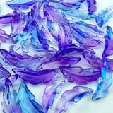 Tingoons 60 PCS Acrylic Leaf Shape Beads Transparent Plastic with Hole for Jewelry Making Necklace Earring(Blue Purple)