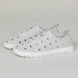 Cut-Out Paw Print Casual Sneakers