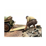 4X4 Mechanic Figure 2 with Board Accessory for 1/18 Scale Models by American Diorama
