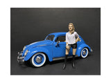 Partygoers Figurine VII for 1/24 Scale Models by American Diorama