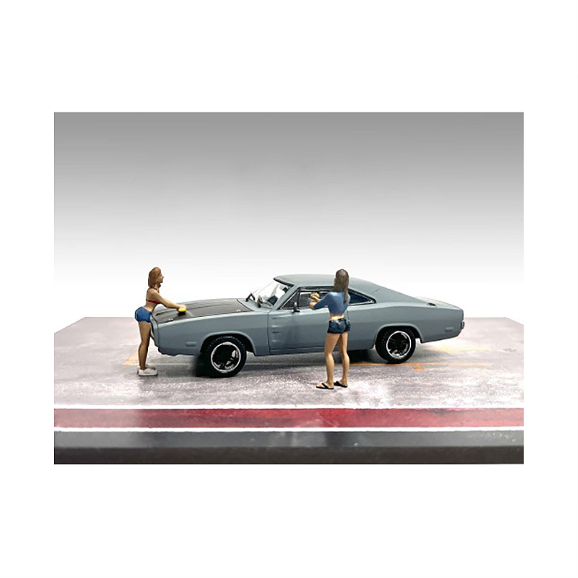 'Car Wash Girls'' Set 2 Jessica And Jennifer 2 Piece Figure Set For 1/43 Scale Models By American Diorama