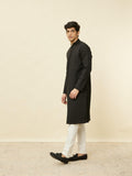 Manyavar Mens Black Blended Viscose Self Design Kurta Pyjama Set Black Xl Sdes978-310-Xl