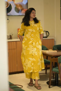 Anni Designer Women'S Rayon Viscose Straight Printed Kurta With Pant (Sunoni Yellow_M_Yellow_Medium),Yellow,M,Rayon,Regular,