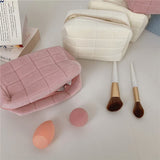 XPONNI Small Cosmetic Bag Cute Makeup Bag Y2k Accessories Aesthetic Make Up Bag Y2k Purse Cosmetic Bag for Purse (white)