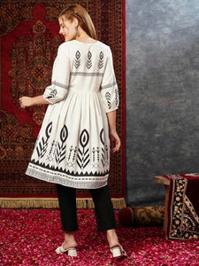 Anni Designer Women'S Cotton Blend Anarkali Printed Kurta With Pant (Abhirami White_Xxl_White_Xx-Large),White,2XL,Cotton Blend,Anarkali,Kurta