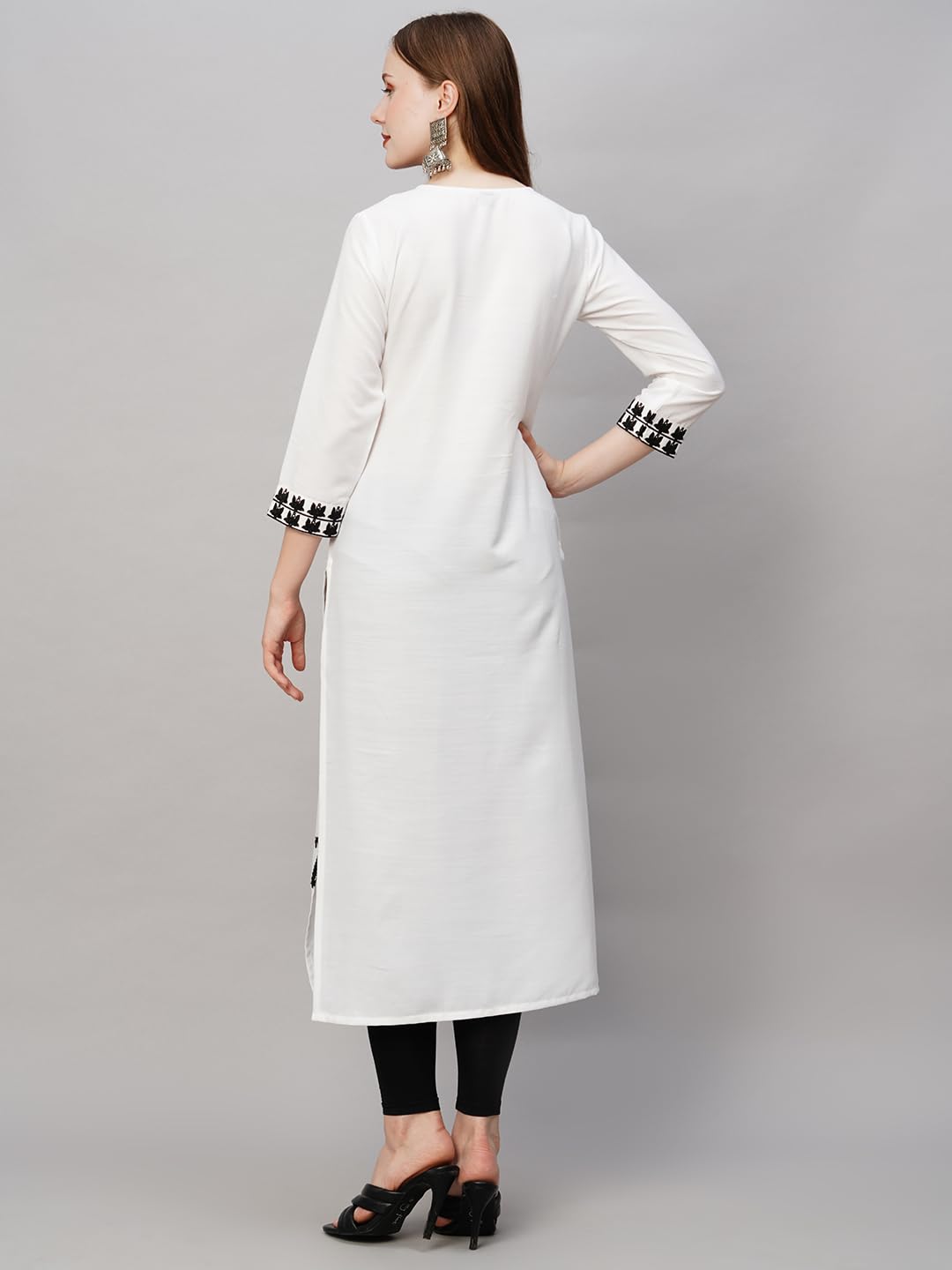 Gosriki Women'S Cotton Blend Straight Chikankari Embroidewhite Kurta (Ex-White-Gs_S_White_Small),White,,B0CFFF5K5D