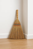 B Unique Lightweight Corn Broom 75cm Natural Straw Broom with Reinforced Handle HeavyDuty Indoor/Outdoor Sweeping for Home,