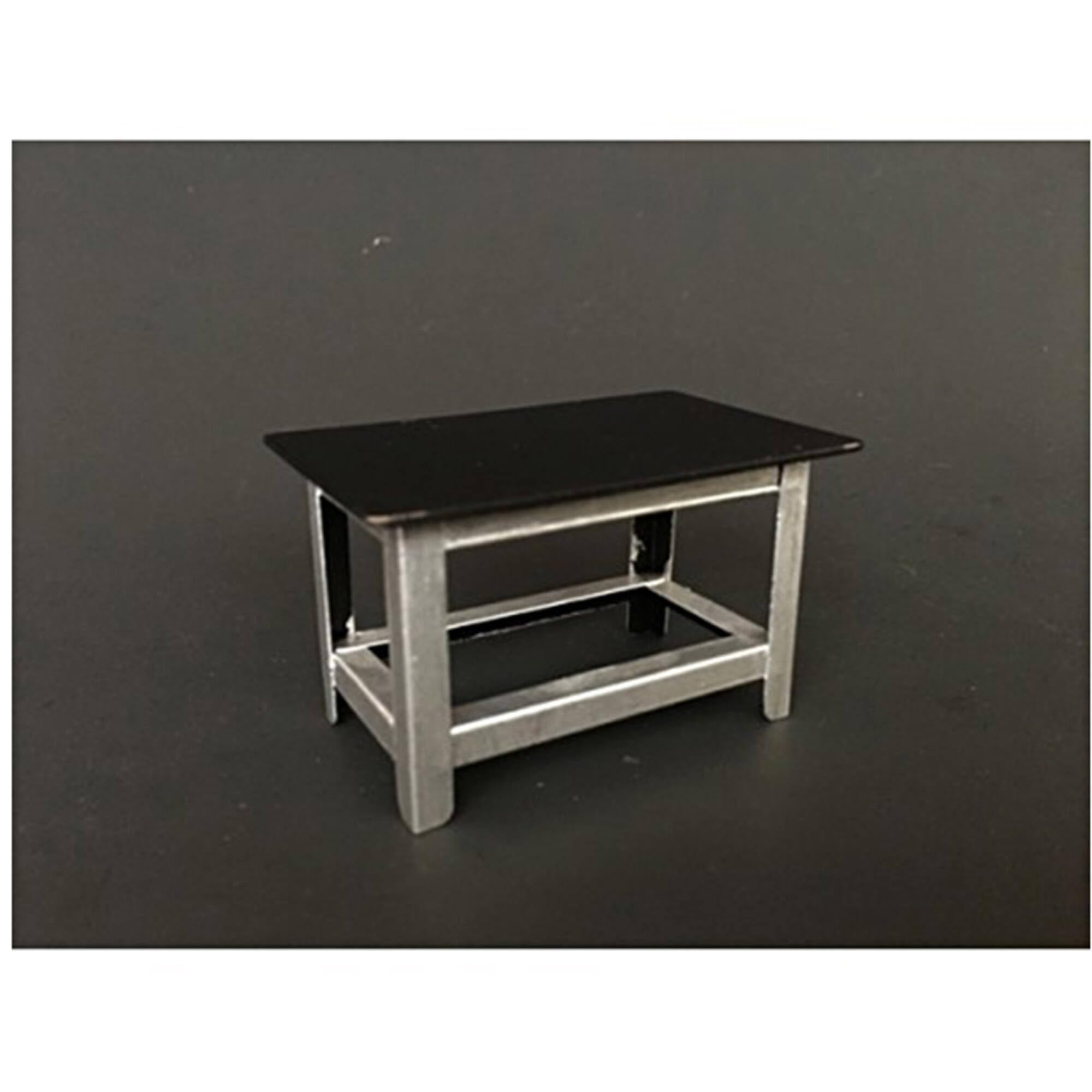 American Diorama 77531 Metal Work Bench For 1 Isto 24 Scale Models