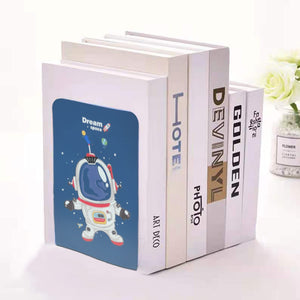Zyners 8 Pieces Bookends for Kids, Metal Bookends for Boys, Non-Skid Heavy Duty, Astronaut Bookends for Shelves Children(5.3 x 4