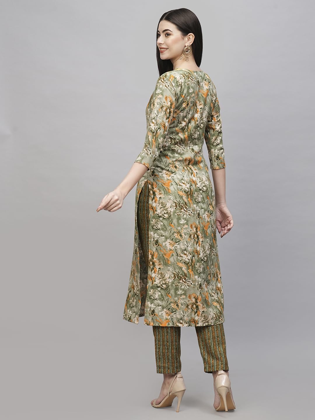 Gosriki Women'S Cotton Blend Straight Printed Kurta With Pant (Seep Green-Gs_Xl_Green_X-Large),Green,,B0CT3L4RPF