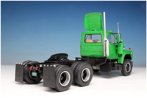 Amt Mack R685St Semi Tractor 1:25 Scale Model Kit