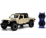 Jada Toys Just Trucks 1:24 2020 Jeep Gladiator Diecast Car Tan with Tire Rack, Toys for Kids and Adults (32711)