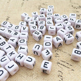 ToBeIT 1000pcs Letter Beads Cube Letter Bead White Alphabet Acrylic Beads for Jewelry Making(6 * 6white Black)