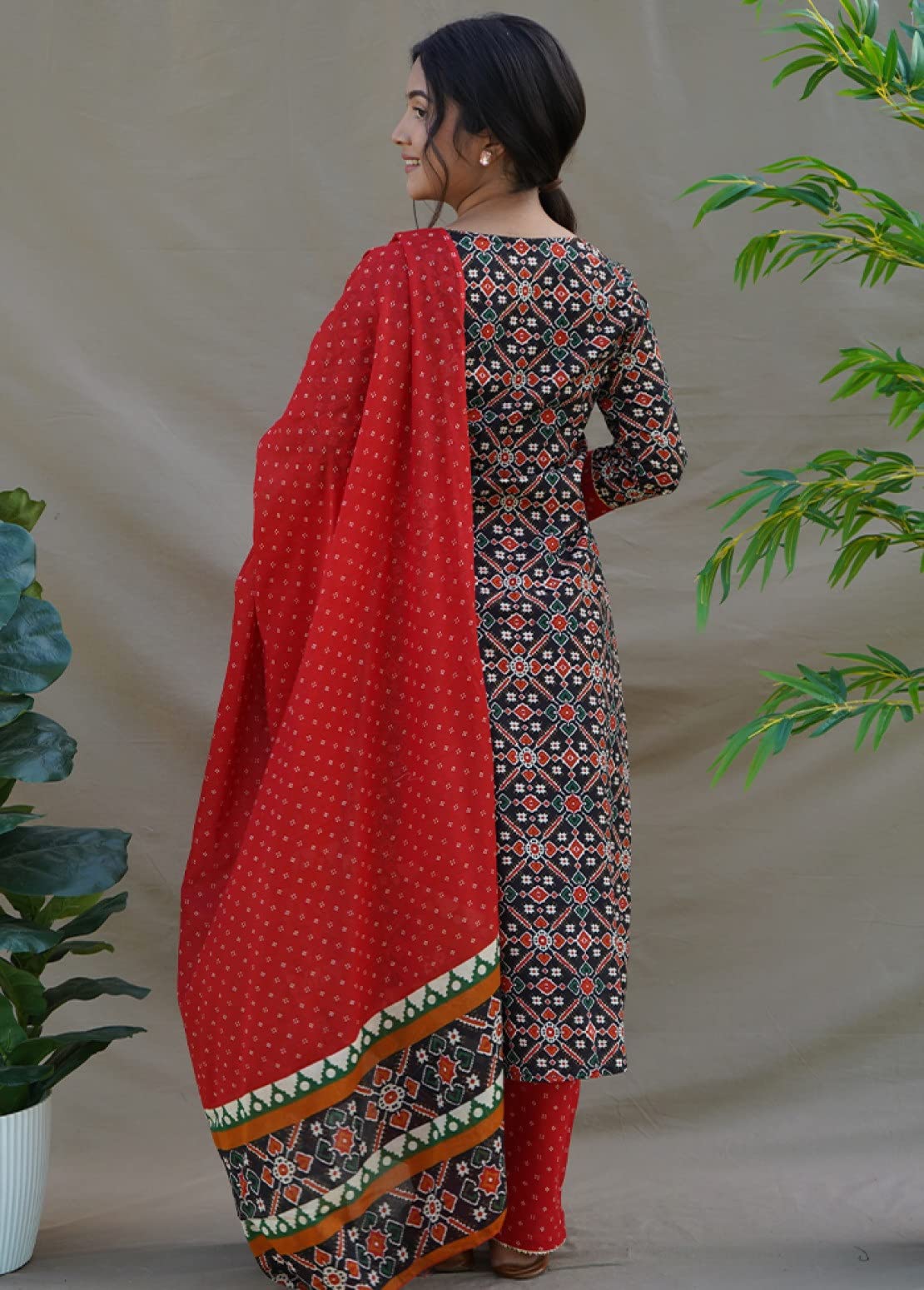 Anni Designer Women'S Cotton Blend Straight Printed Kurta With Pant & Dupatta (Makshi-Nw-Red_L_Red_Large),Red,L,Cotton Blend,Regular,