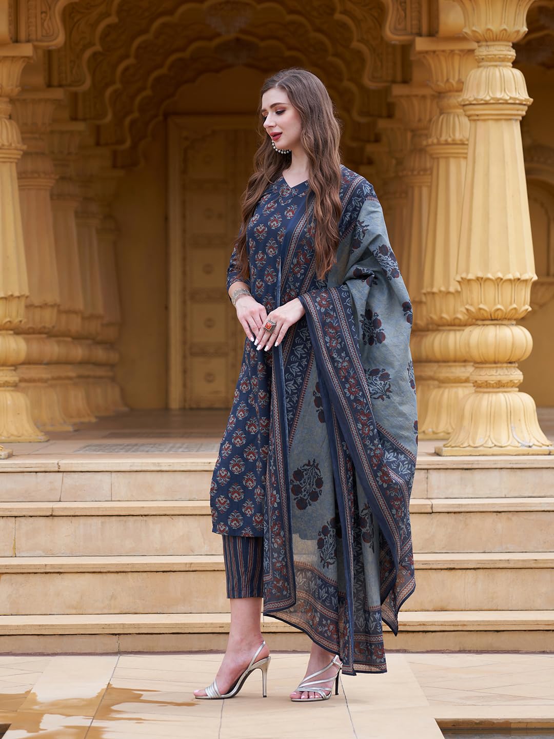 Gosriki Women'S Cotton Blend Printed Straight Kurta With Pant & Dupatta (Bagwara Blue-Gs_Xl_Blue_X-Large),Blue,,B0CFFCGTK8