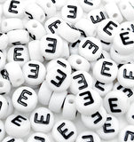 500 PCS Letter Beads 4X7 mm Acrylic Alphabet Beads for Jewelry Making White Round Vowel Letter E Bead for Bracelets Making DIY N