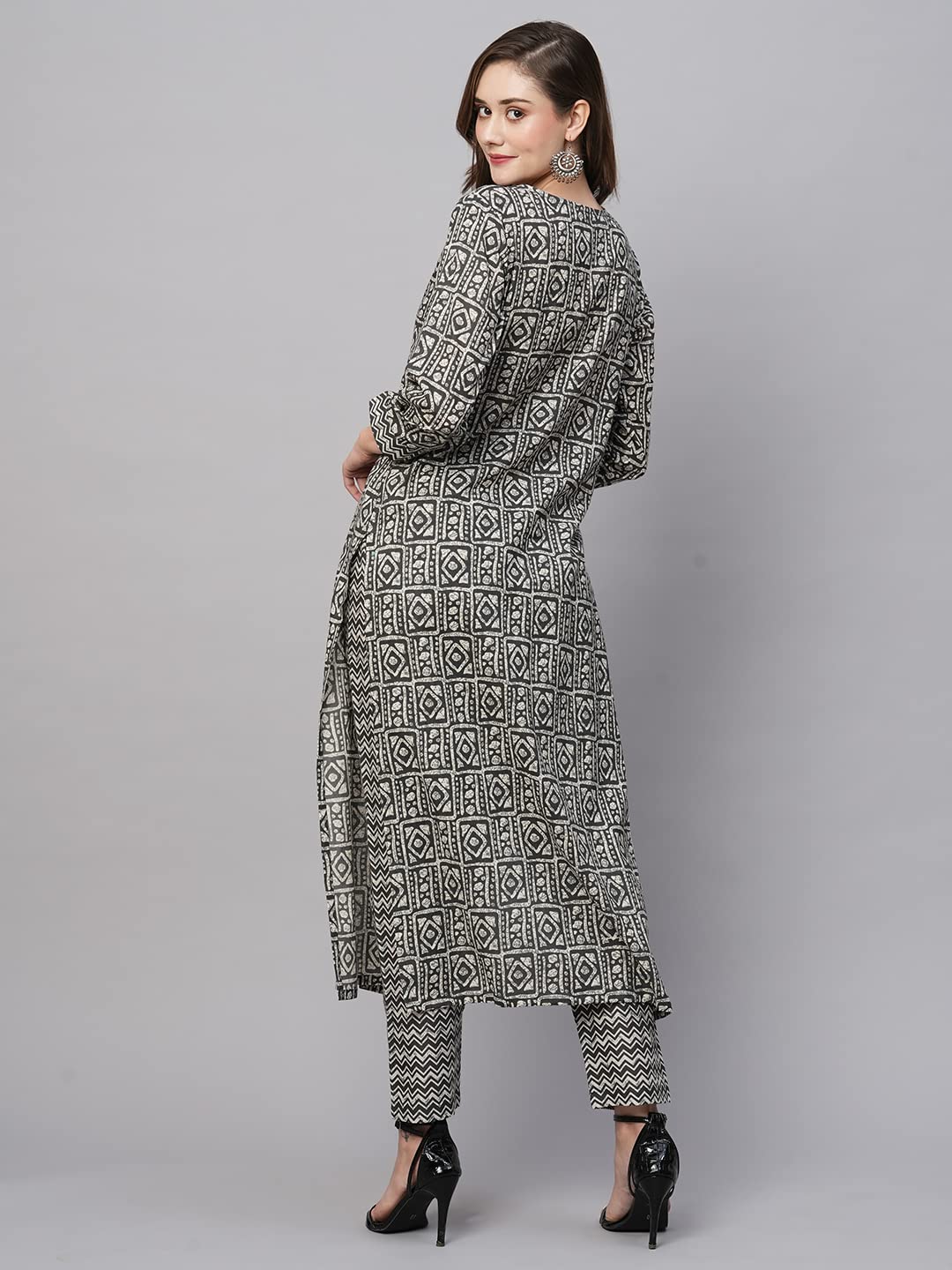 Anni Designer Women'S Cotton Blend Straight Printed Kurta With Pant (Yami Black_S_Black_Small),Black,S,Cotton Blend,Regular,Kurta & Pant Set