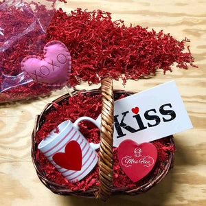 Mrs Fizz Crinkle Cut Paper Shred Filler for Packing and Filling Gift Baskets (2 LB) Red