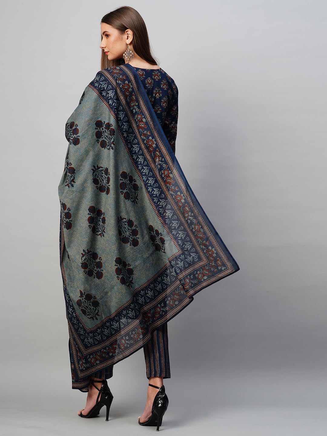 Gosriki Women'S Cotton Blend Straight Printed Kurta With Pant & Dupatta (Bagwara Blue-Kbv-Gs_Xxl_Blue_Xx-Large),Blue,2,B0CNLYZB3N