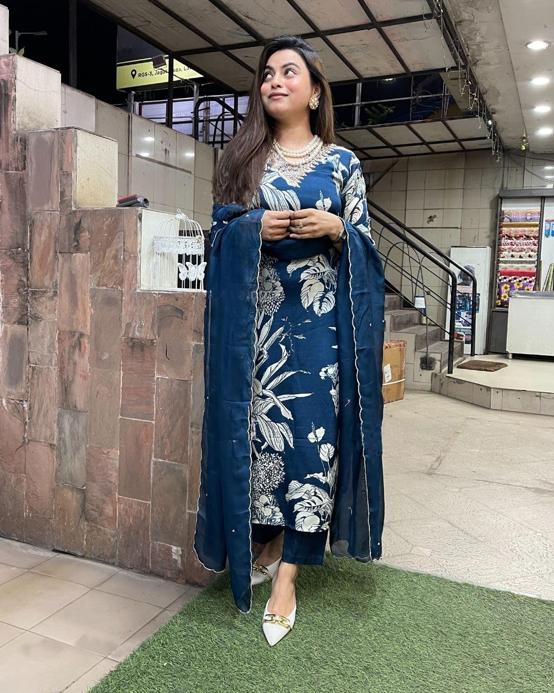 Gosriki Women'S Rayon Blend Straight Printed Kurta With Pant & Dupatta (Avneet Cerosin-Gs_Xl_Dark Blue_X-Large),Dark Blue,,B0DFCKV6GZ