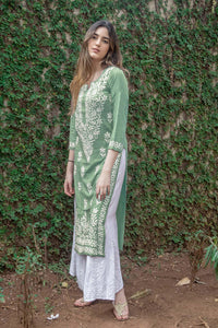 Gosriki Women'S Rayon Blend Straight Chikankari Embroidered Kurta (Victoria Green-Nw-Gs_4Xl_White_Xxxx-Large),Green,4,B0D1Y3P7NG