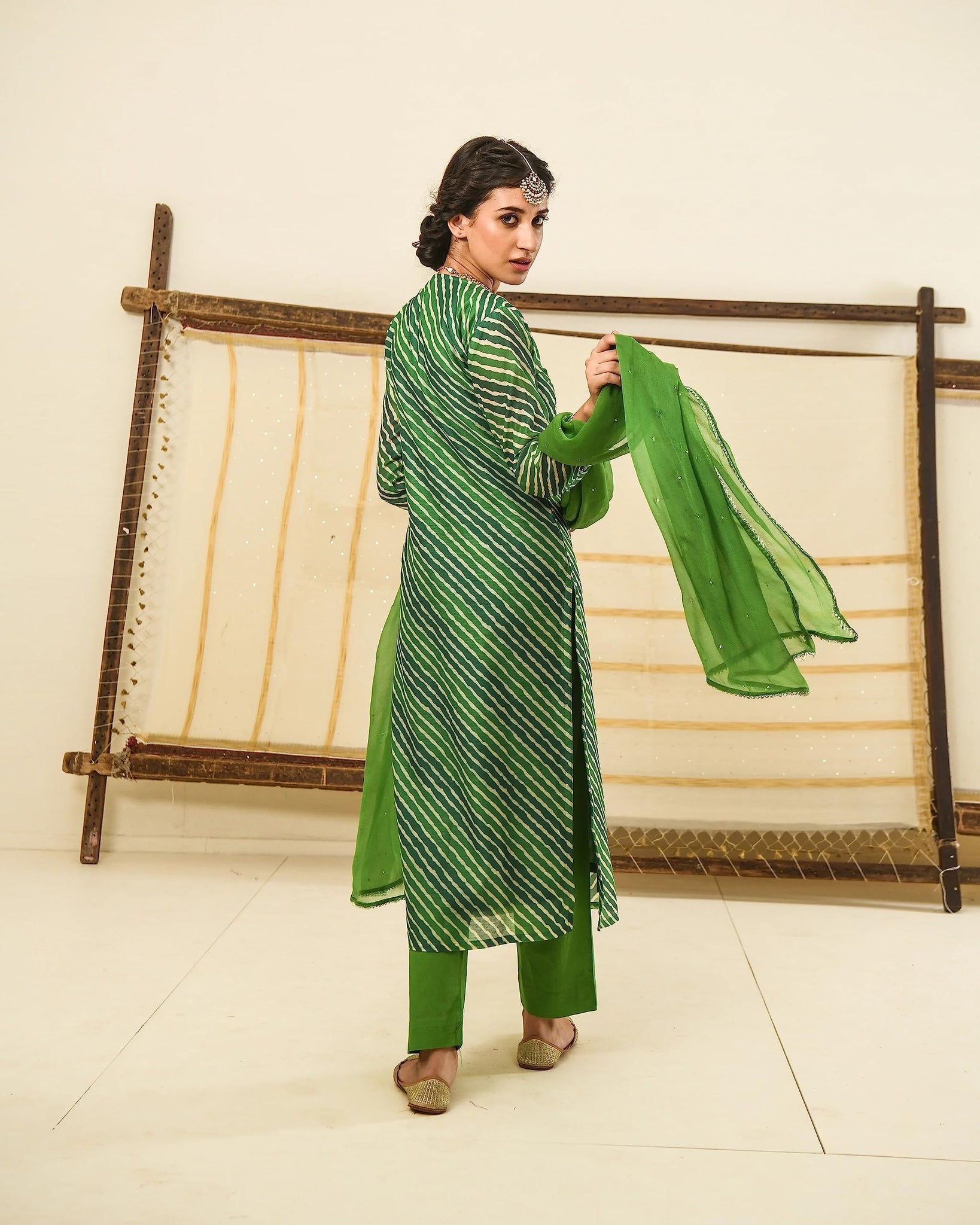 Anni Designer Women'S Georgette Printed Straight Embroidered Kurta With Pant & Dupatta (Rupkla Mehandi_M_Green_Medium),Green,M,Georgette,Regular,