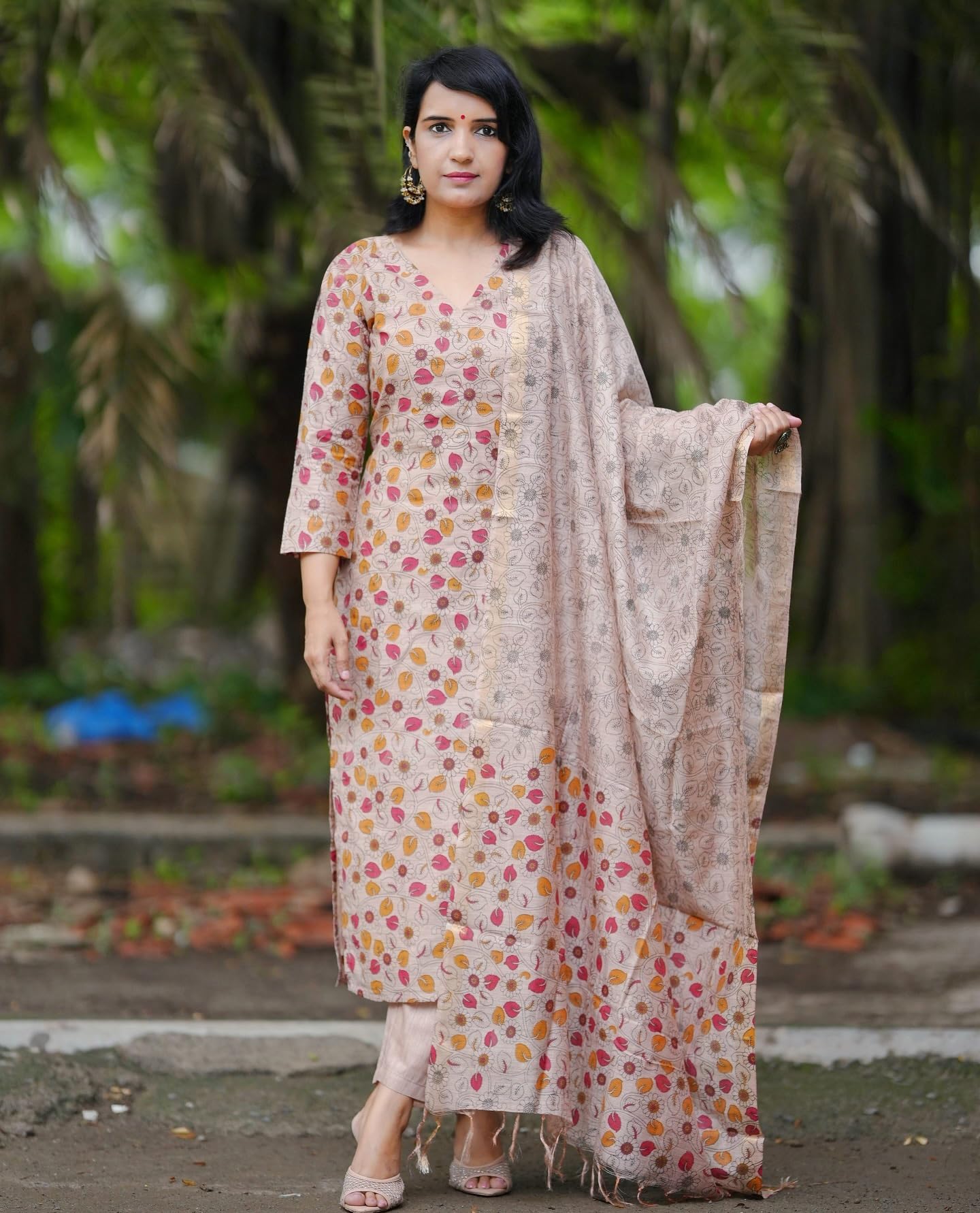 Gosriki Women'S Rayon Blend Straight Printed Kurta With Pant & Dupatta (Gojibery Beige-Gs_M_Beige_Medium),Beige,,B0DFCGRSGV