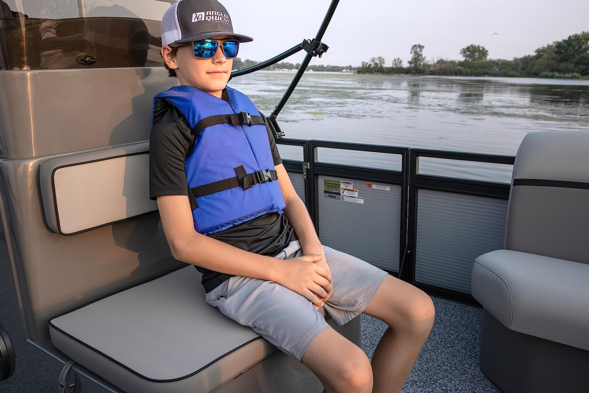 Onyx General Purpose Boating Life Jacket Youth, Blue (103000-500-002-12)