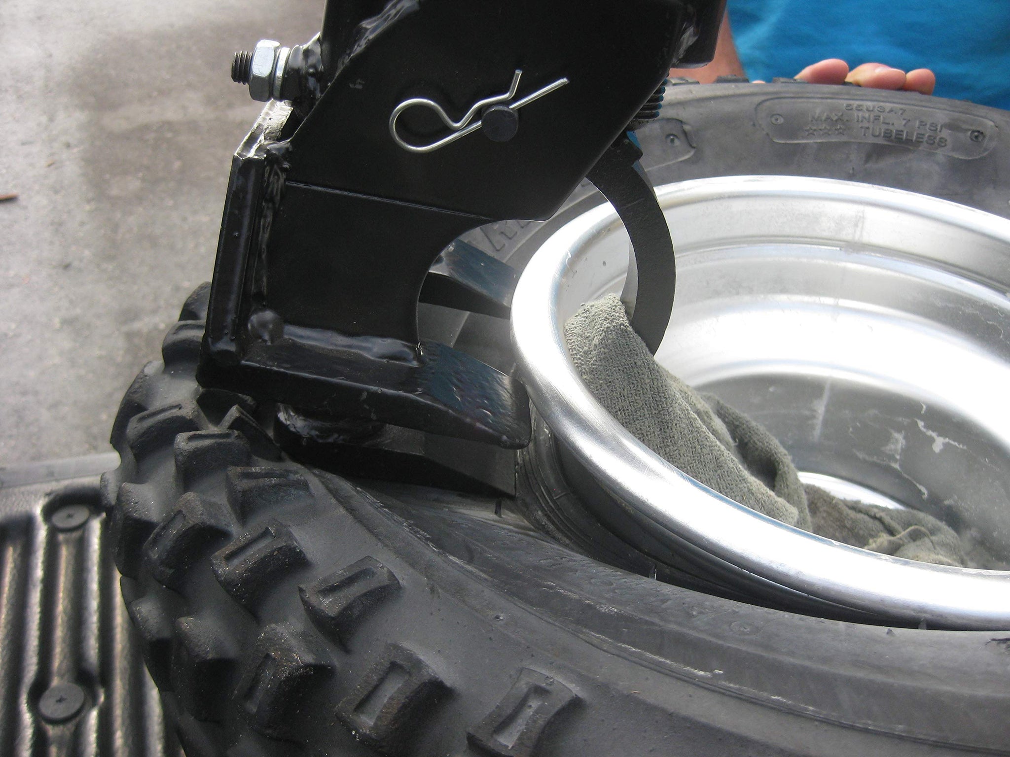 AME INTL 'Little Buddy' Manual Heavy Duty Tire Bead Breaker
