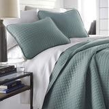 Southshore Fine Living, Inc. Oversized King Quilt Bedding Set, Soft Microfiber, Stain and Pet Hair Resistant Bedding, California