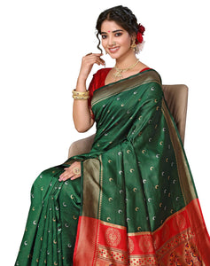 Yashika Women'S Cotton Chandrakor Paithani Saree In Golden Zari Border Saree With Crescent Moon Motifs And Peacock Design Includes Unstitched Blouse Material (Az-Ys-P3-Chandra Green)