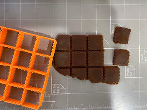 1  x16 Scalloped Shape Square Multi Cutter
