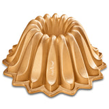 NutriChef 9 Inch Cake Pan - Premium Nonstick Die-Cast Aluminum Cake Mold for Baking - Sloped Edges for Uniform Baking, Dishwashe
