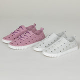 Cut-Out Paw Print Casual Sneakers