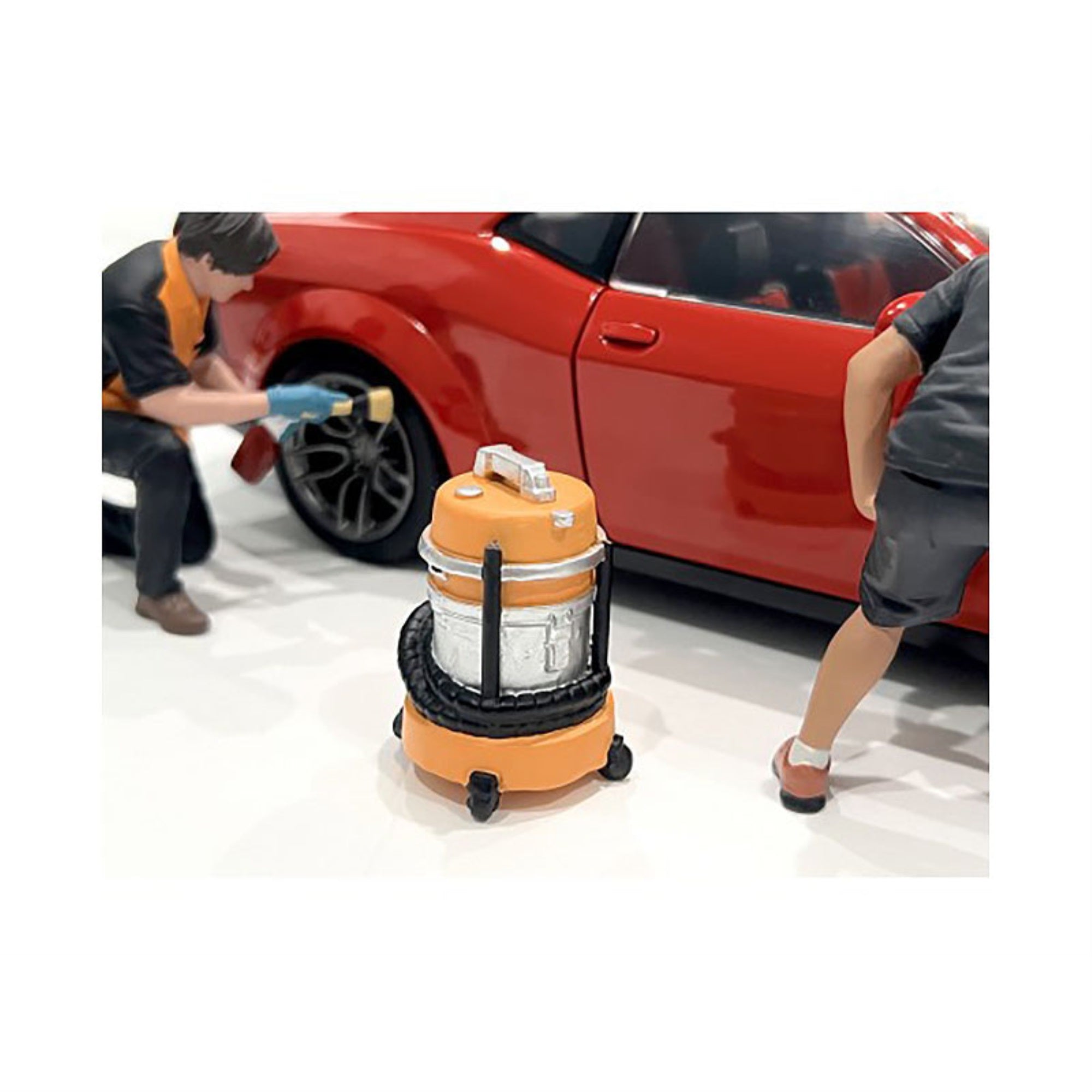'Detail Masters'' Figure 6 (Wet/Dry Vac) For 1/18 Scale Models By American Diorama