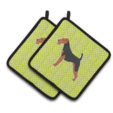 Caroline'S Treasures Airedale Terrier Checkerboard Green Pair Of Pot Holders Bb3857Pthd, 7.5Hx7.5W, Multicolor
