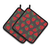 Caroline'S Treasures Strawberries On Gray Pair Of Pot Holders, 7.5Hx7.5W, Multicolor