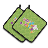 Caroline'S Treasures Bb6900Pthd Happy Easter Green Quatrafoil Pair Of Pot Holders, 7.5 X 7.5, Multicolor
