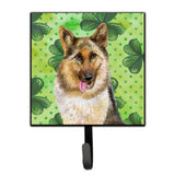 Caroline'S Treasures German Shepherd St Patrick'S Wall Hook, Small, Multicolor