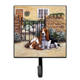 Caroline'S Treasures Basset Hound At The Gate Leash Or Key Holder Bdba0312Sh4, Small, Multicolor