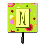 Caroline'S Treasures Cj1010-Nsh4 Letter N Initial Monogram-Green Leash Holder Or Key Hook, Small, Multicolor