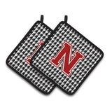 Caroline'S Treasures Letter N Monogram - Houndstooth Black Pair Of Pot Holders Cj1021-Npthd, 7.5Hx7.5W, Multicolor