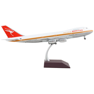 Boeing 747-200 Commercial Aircraft Qantas Airways Australia White With Orange Stripes And Red Tail Gemini 200 Series 1/2