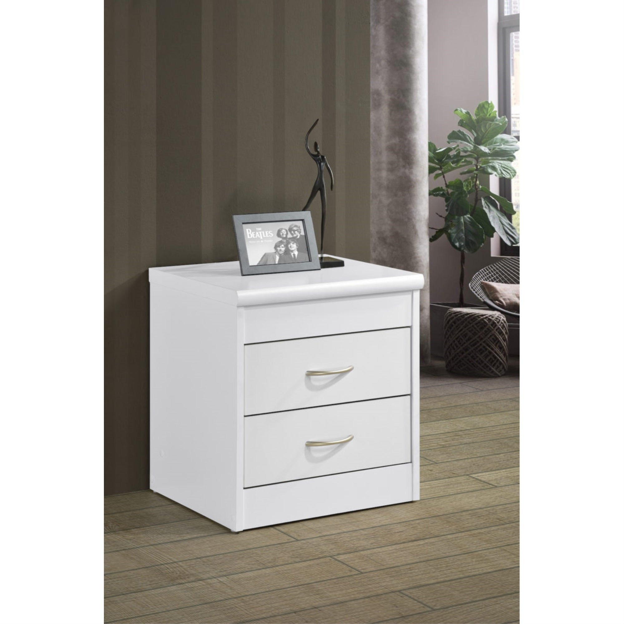 Hodedah 2-Drawer Nightstand In White